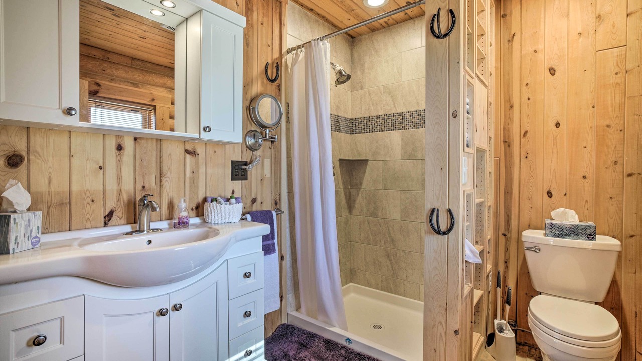 Photo of Bathroom in Glendo