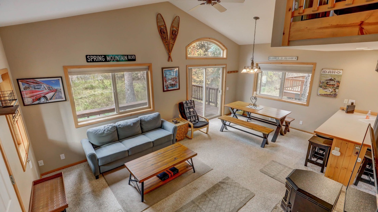 Photo of Livingroom in McCall