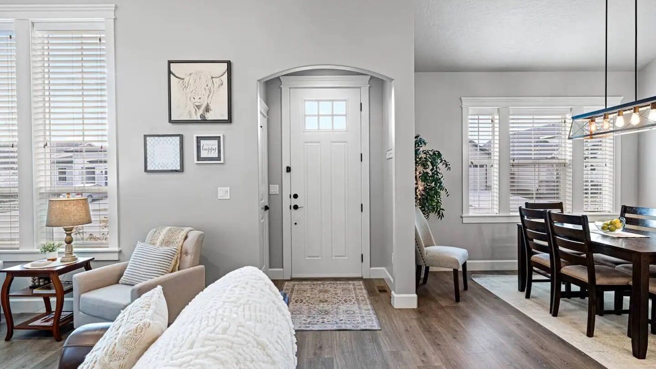 Photo of Livingroom in Southwest Ada County Alliance