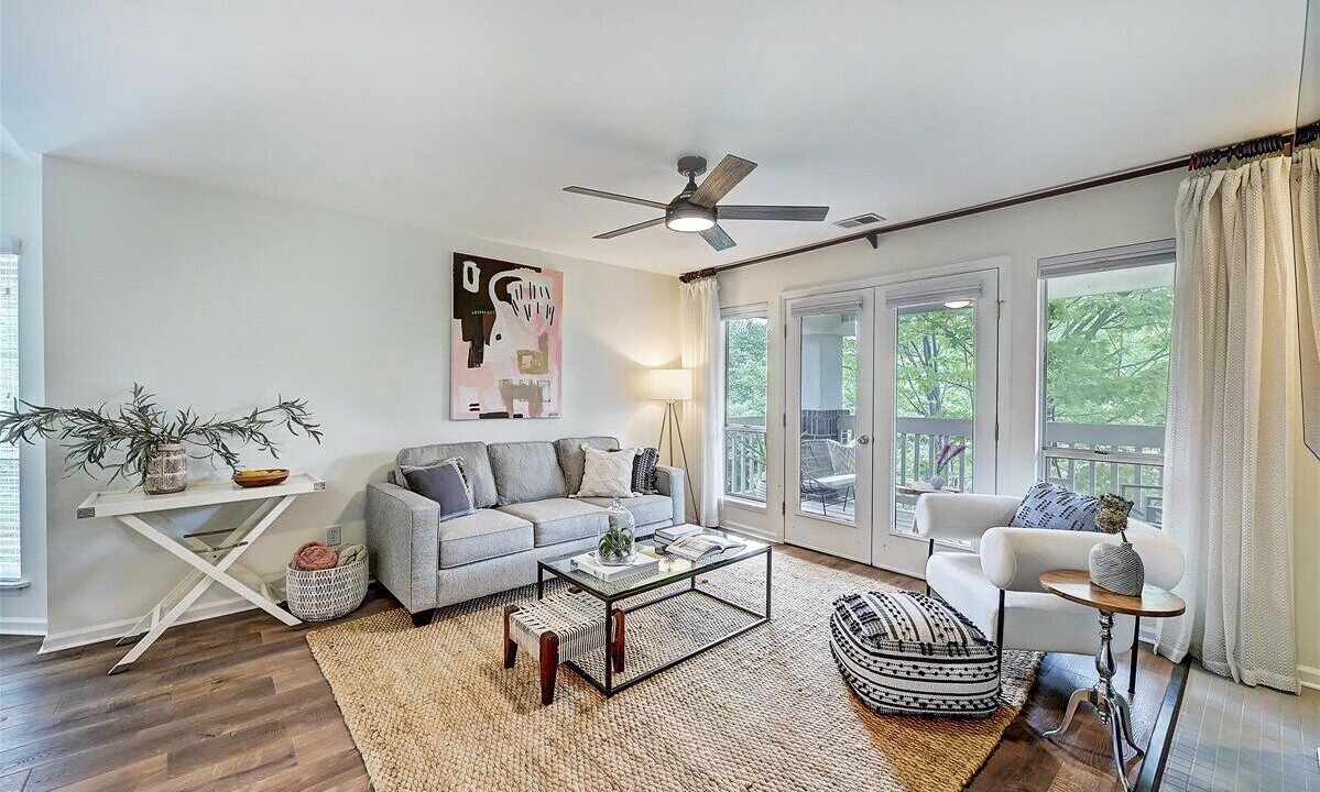 Photo of Livingroom in Fourth Ward