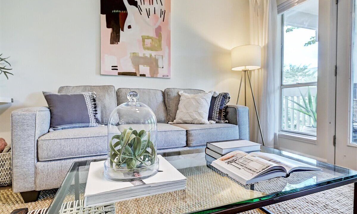 Photo of Livingroom in Fourth Ward