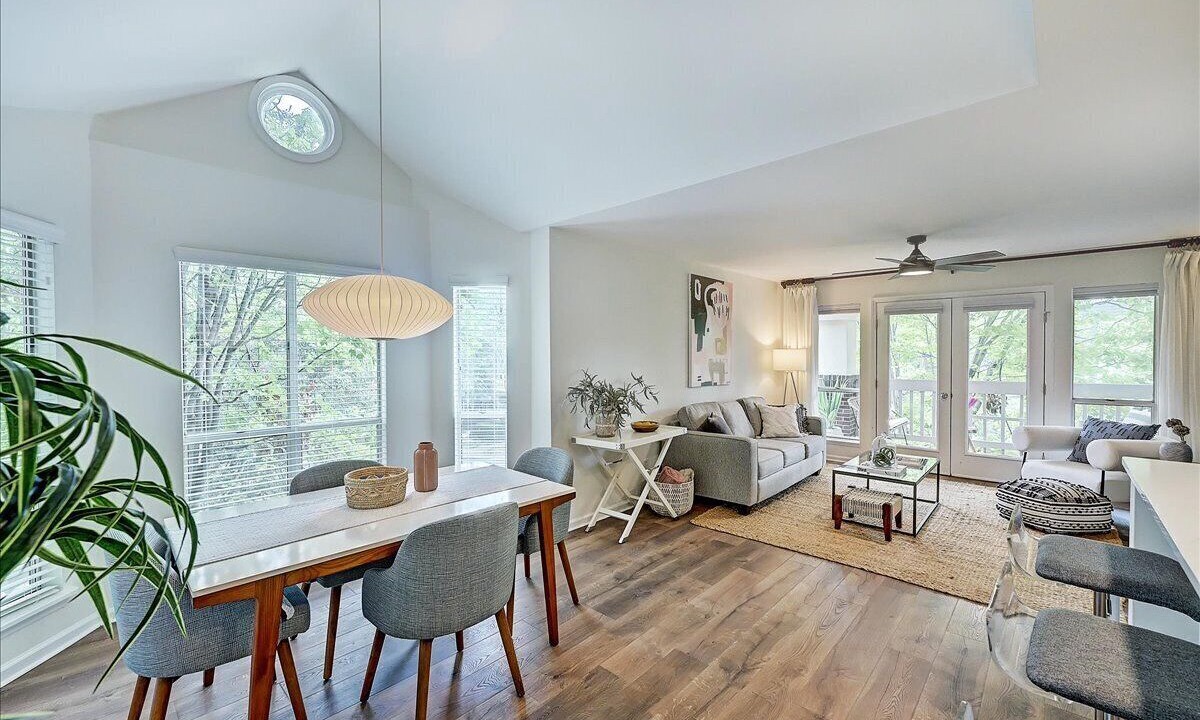 Photo of Livingroom in Fourth Ward