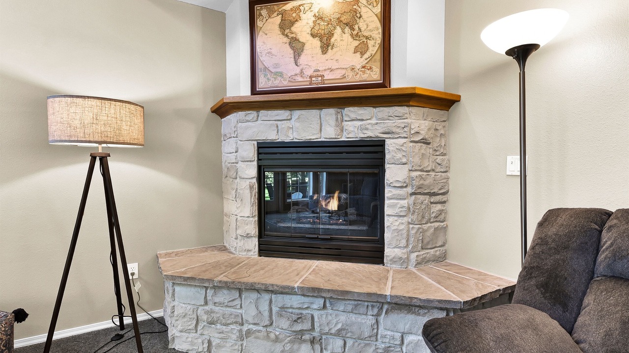 Photo of Livingroom in Eagle