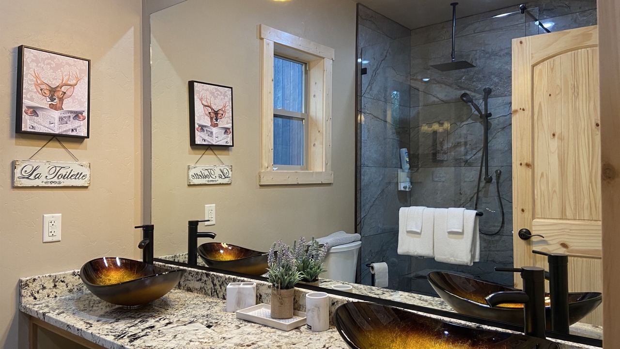 Photo of Bathroom in West Yellowstone