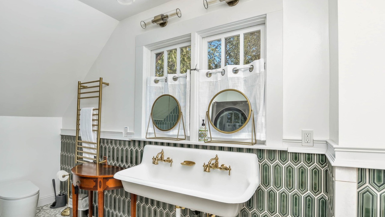 Photo of Bathroom in Metaline Falls