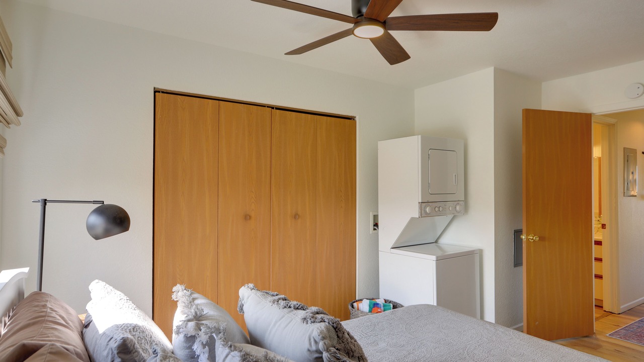 Photo of Bedroom in Oak Harbor