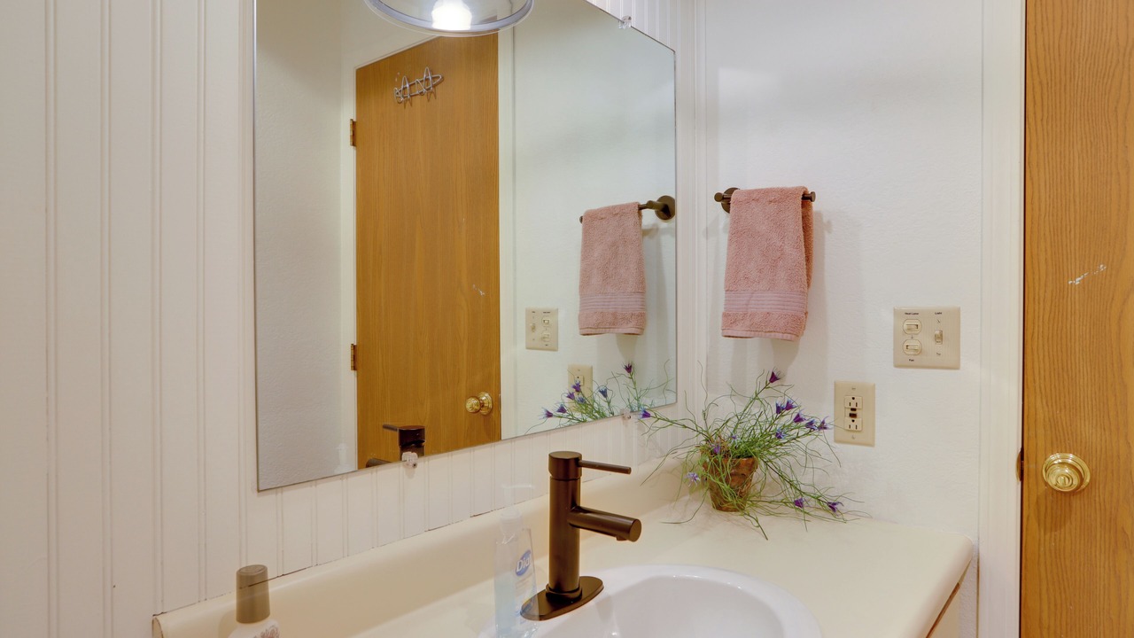 Photo of Bathroom in Oak Harbor
