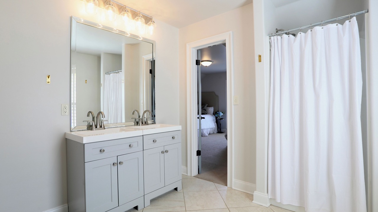 Photo of Bathroom in Oxford