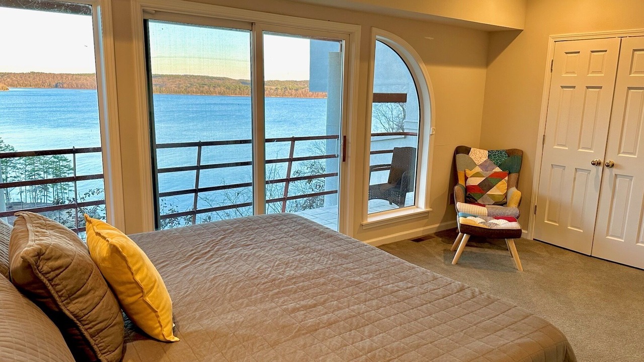 Photo of Bedroom in Counce