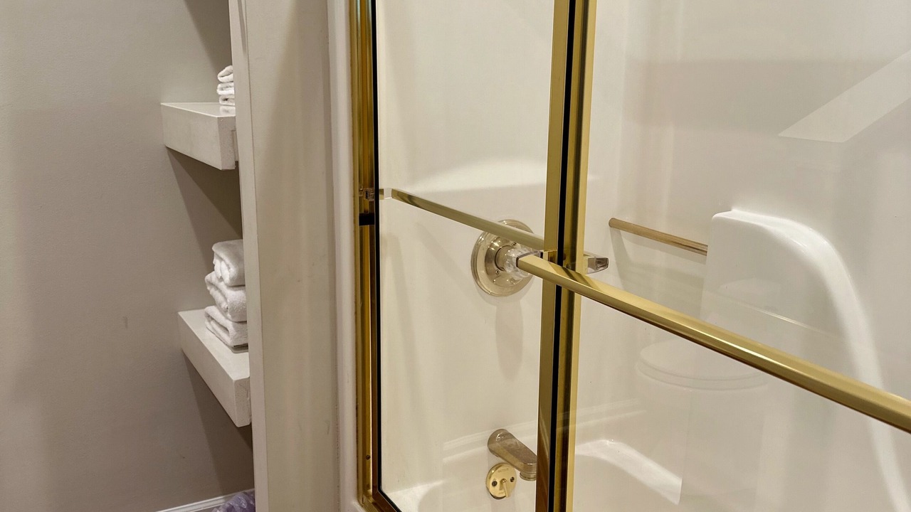 Photo of Bathroom in Counce