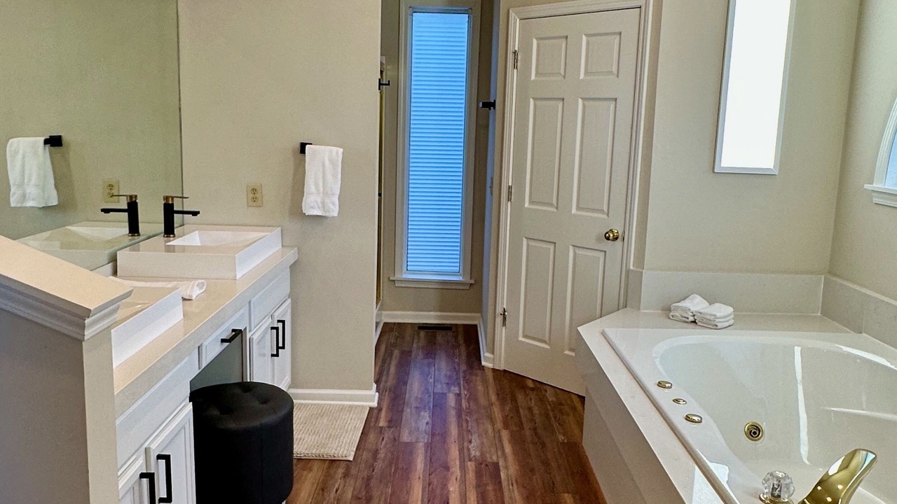 Photo of Bathroom in Counce