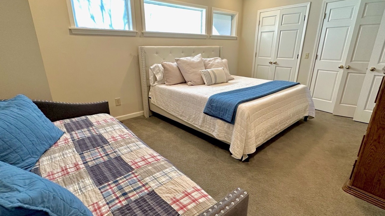 Photo of Bedroom in Counce