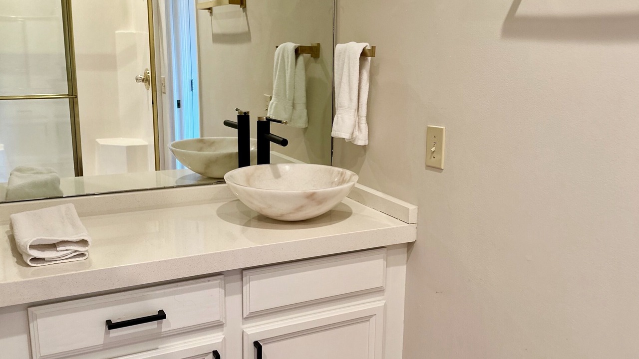 Photo of Bathroom in Counce