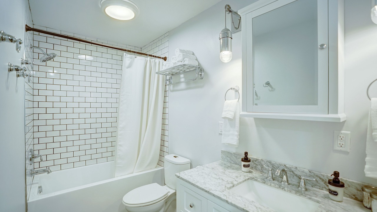 Photo of Bathroom in Franklin to the Fort