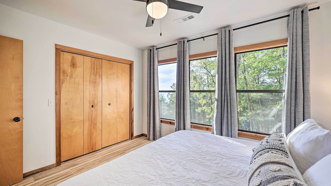Photo of Bedroom in Rogers