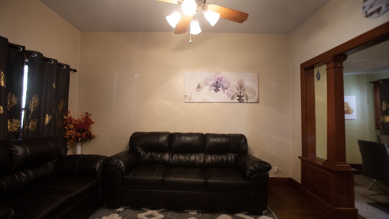 Photo of Livingroom in Little Italy