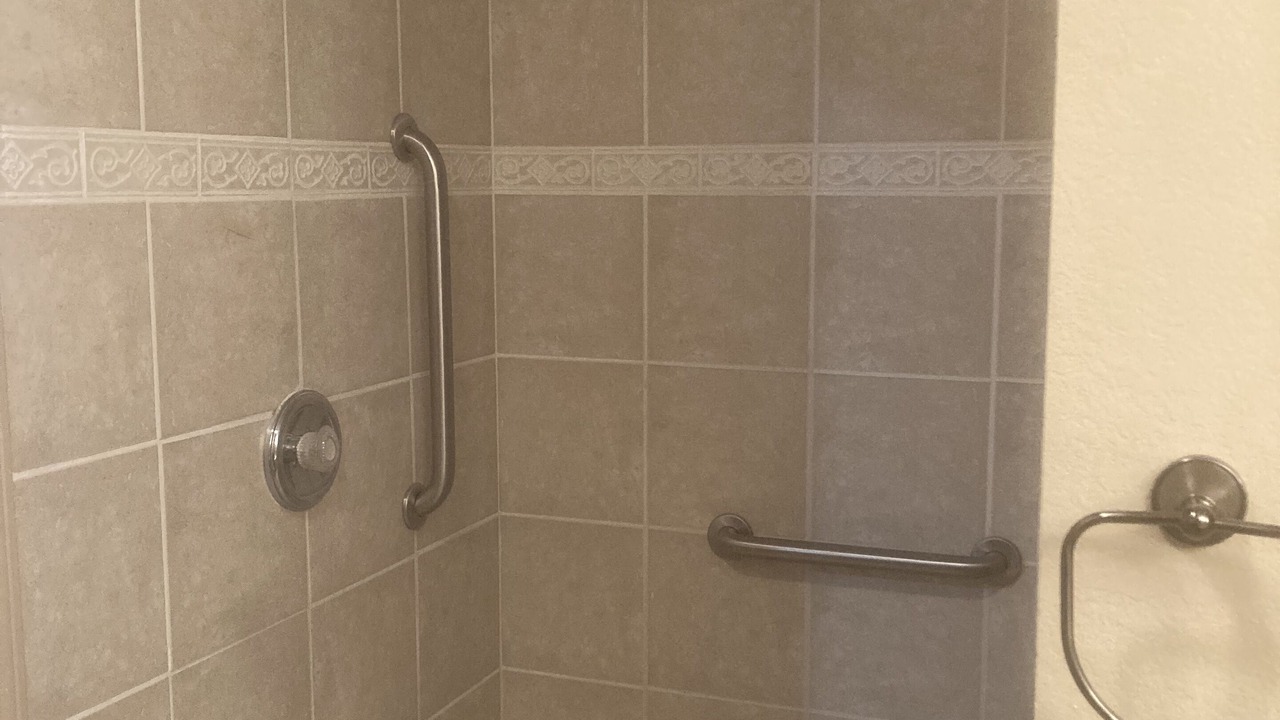 Photo of Bathroom in Thermopolis