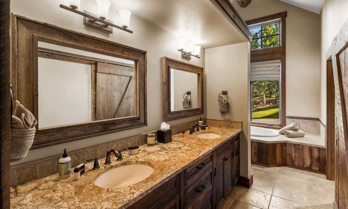Photo of Bathroom in Gallatin Gateway