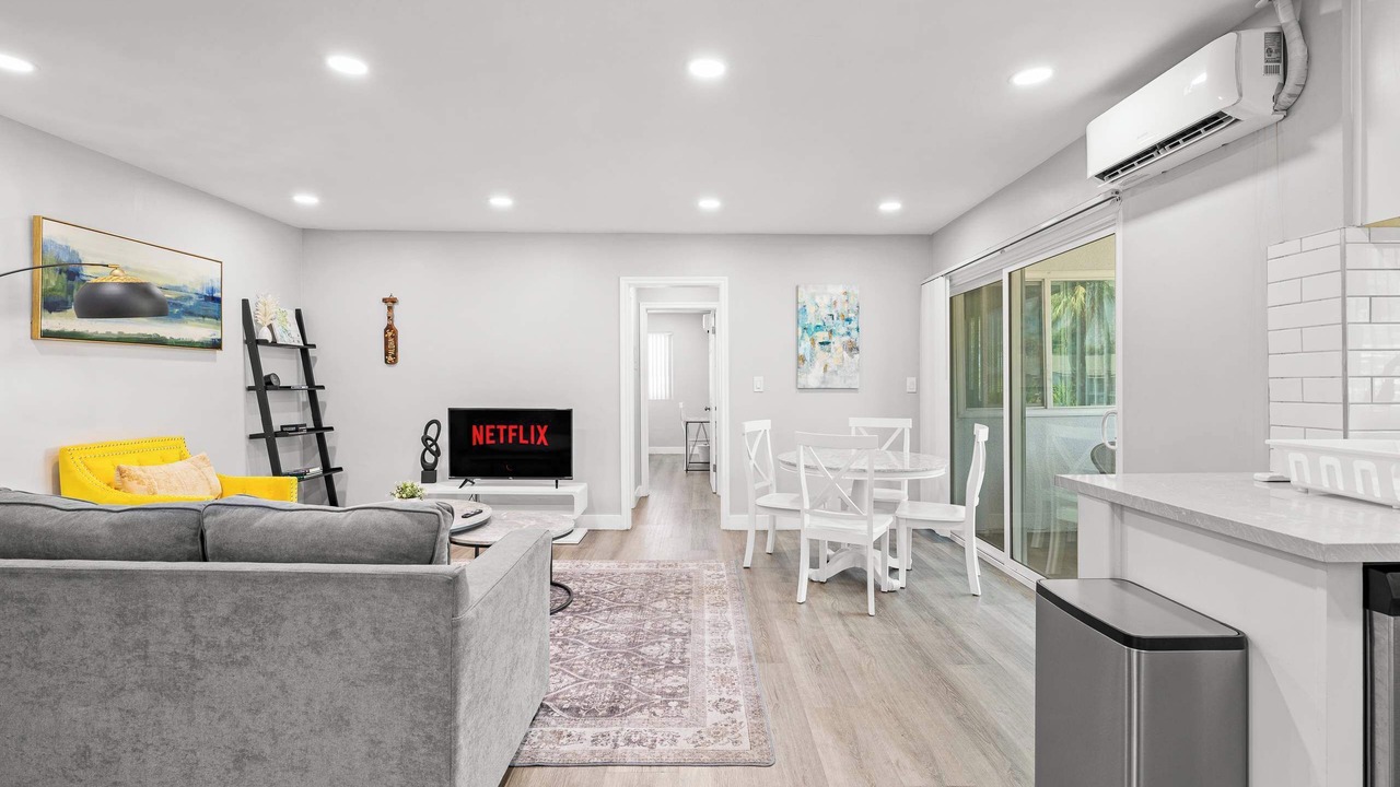 Photo of Livingroom in Altadena