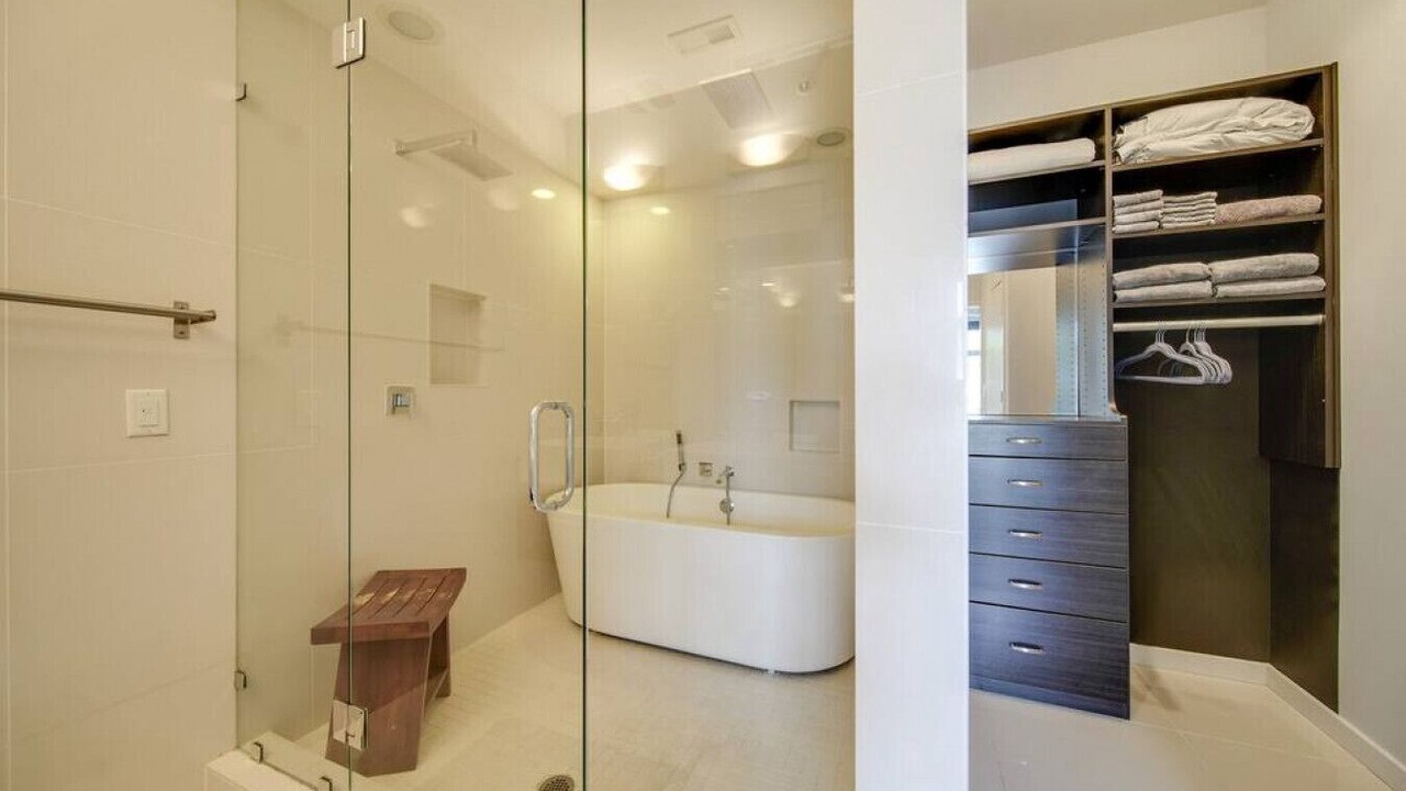 Photo of Bathroom in Wesley Heights