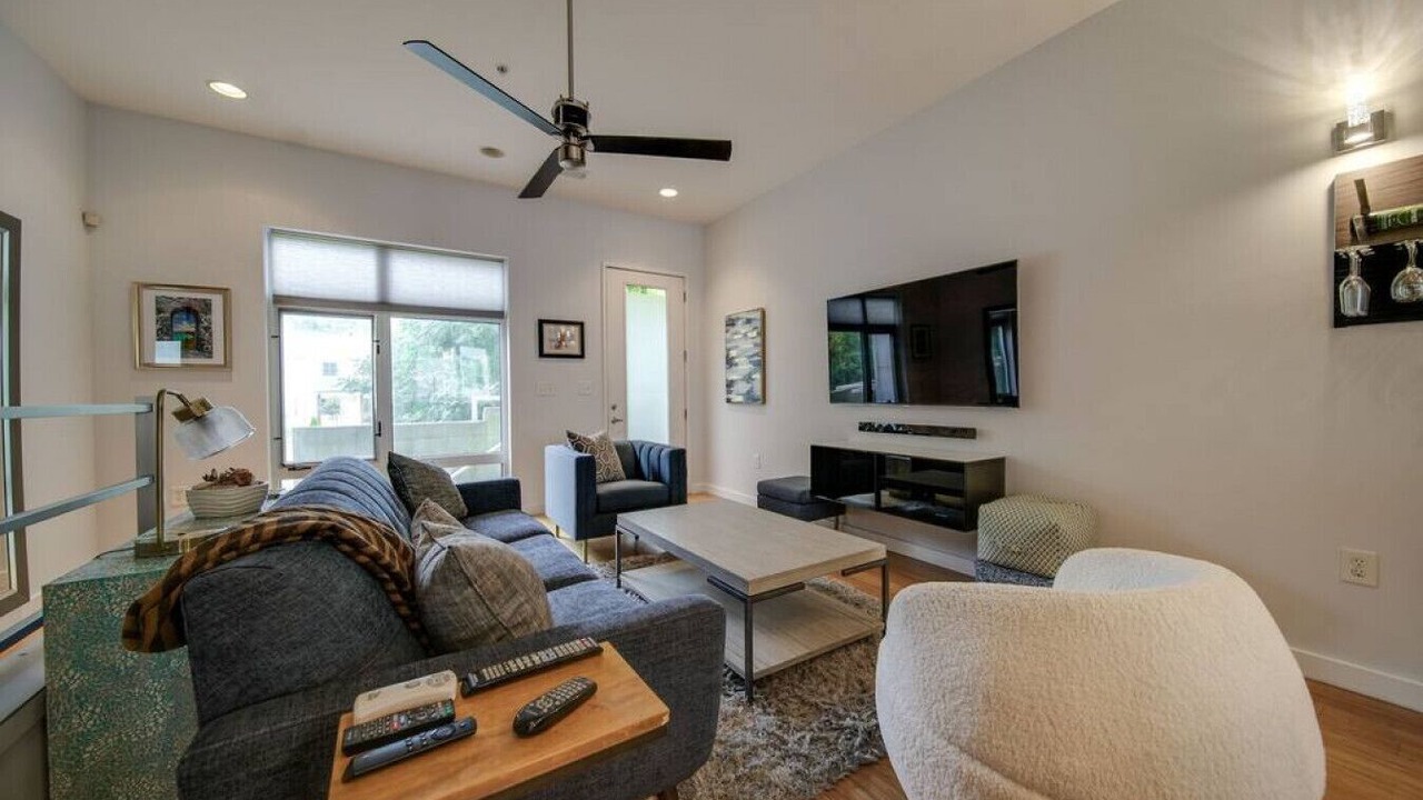 Photo of Livingroom in Wesley Heights