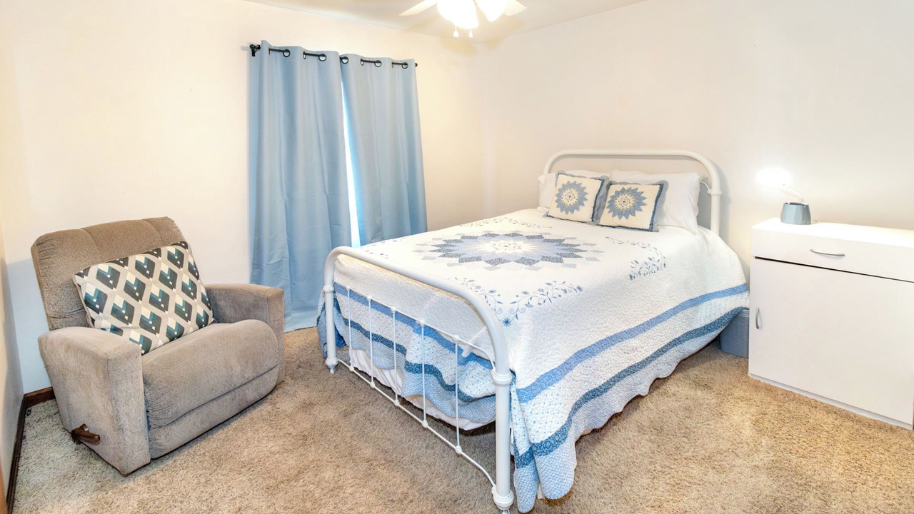 Photo of Bedroom in Newburgh