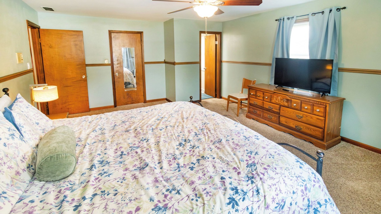 Photo of Bedroom in Newburgh