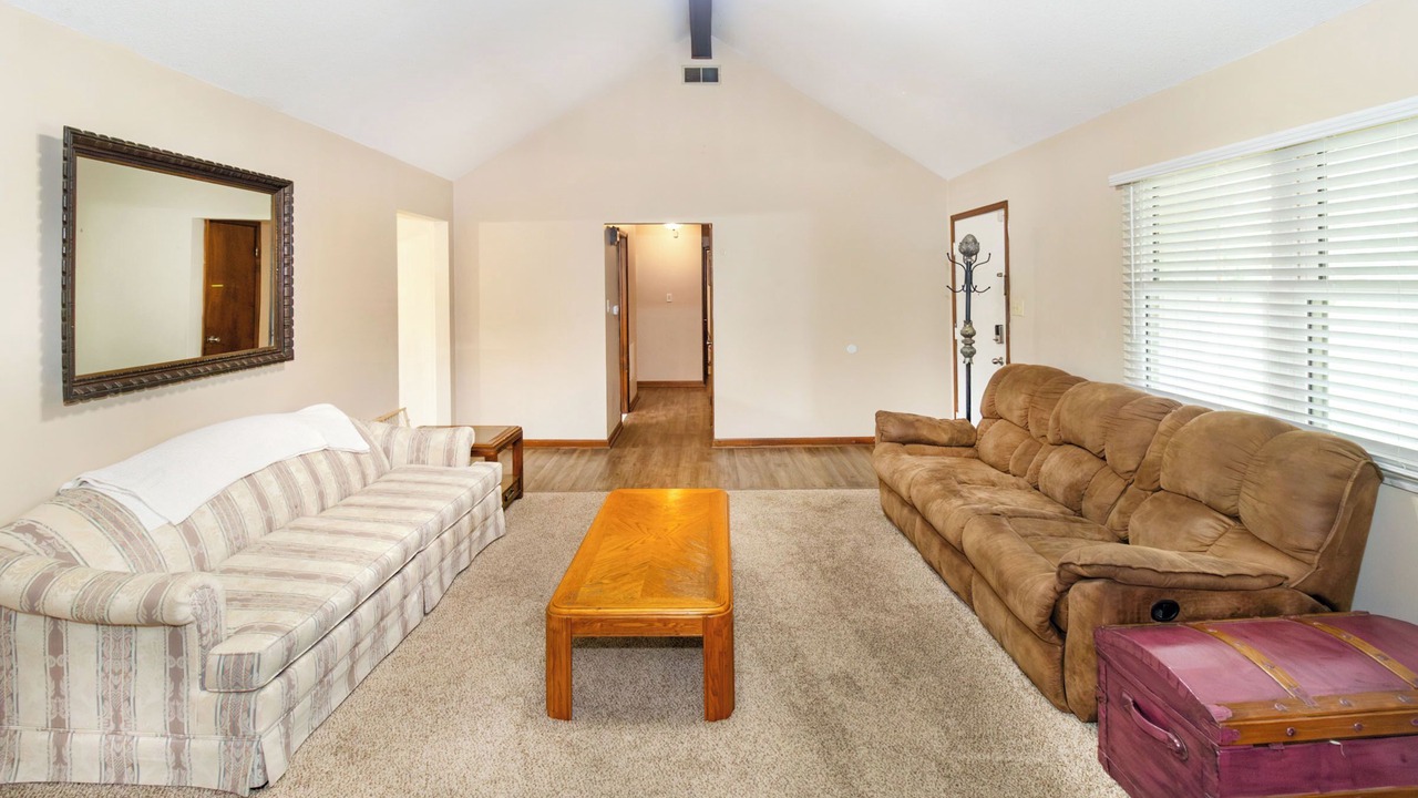 Photo of Livingroom in Newburgh