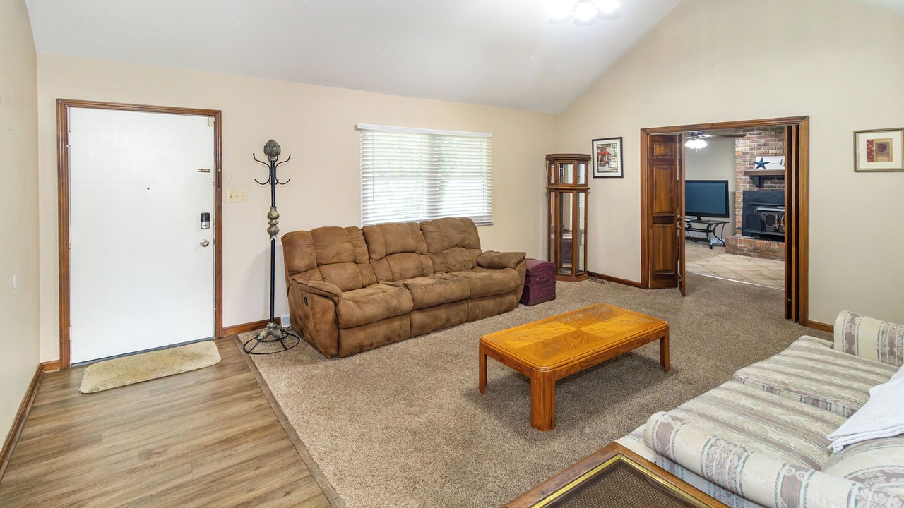 Photo of Livingroom in Newburgh