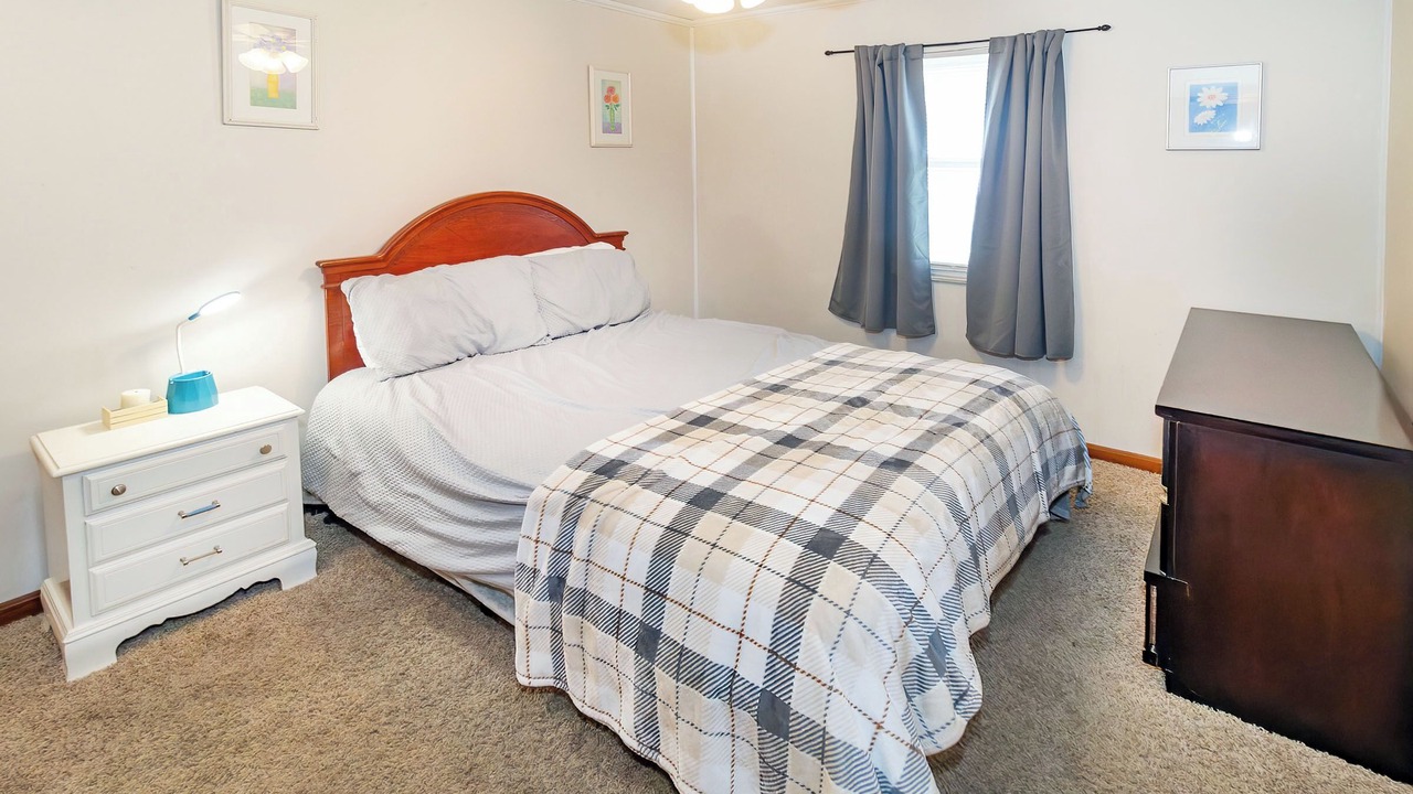 Photo of Bedroom in Newburgh