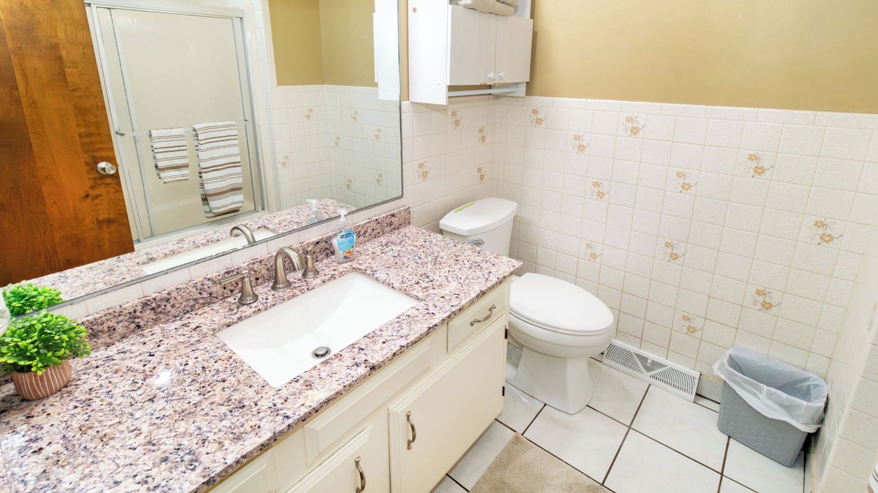 Photo of Bathroom in Newburgh