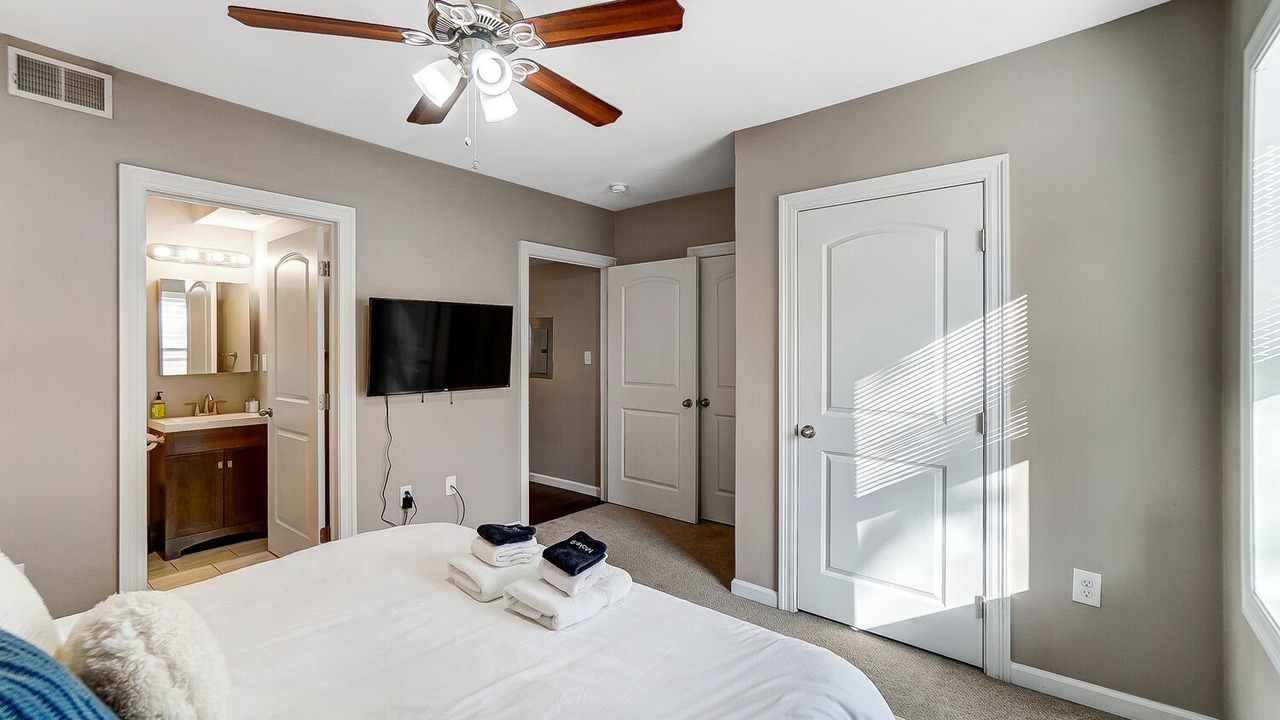 Photo of Bedroom in Oakley