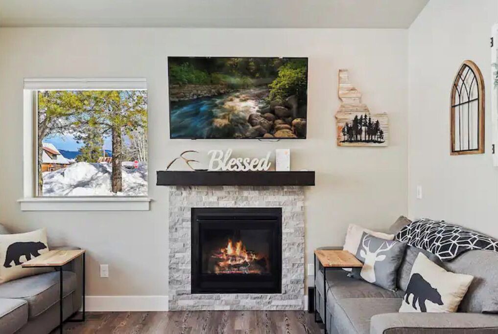 Photo of Livingroom in Tamarack Resort