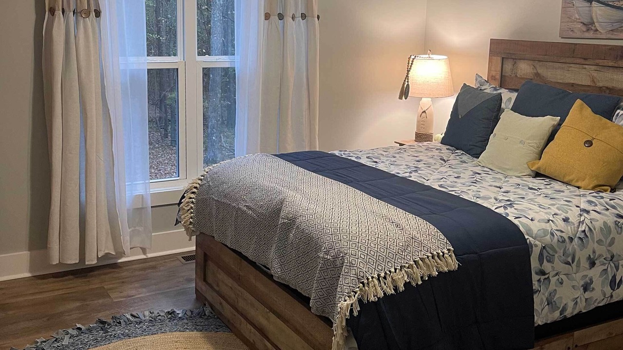 Photo of Bedroom in Pickwick Dam