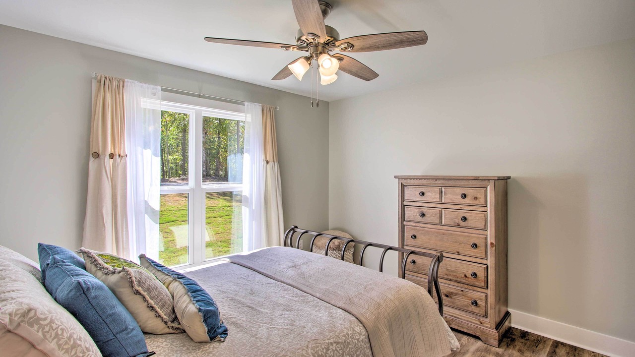 Photo of Bedroom in Pickwick Dam