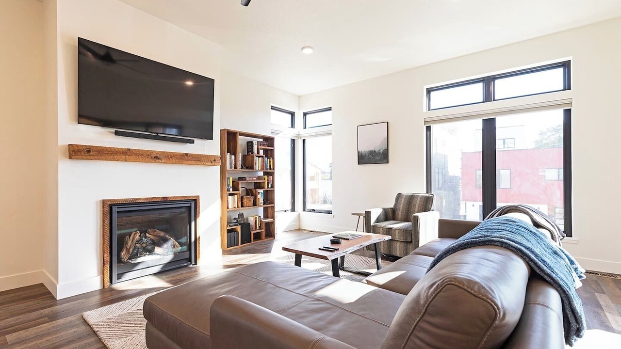 Photo of Livingroom in Franklin to the Fort