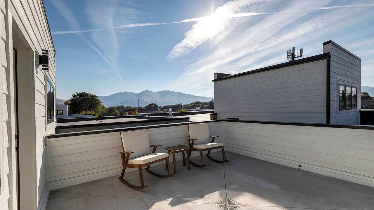 Photo of Patio Balcony in Franklin to the Fort