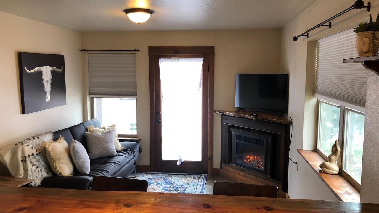 Photo of Livingroom in River Road
