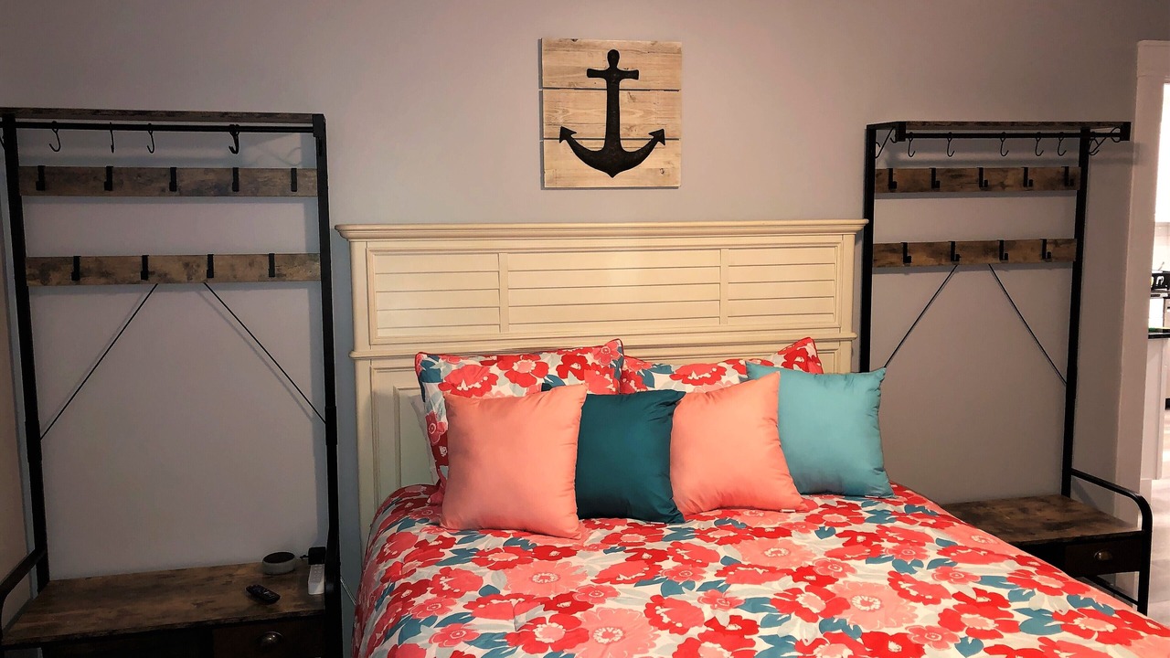 Photo of Bedroom in Oak Harbor