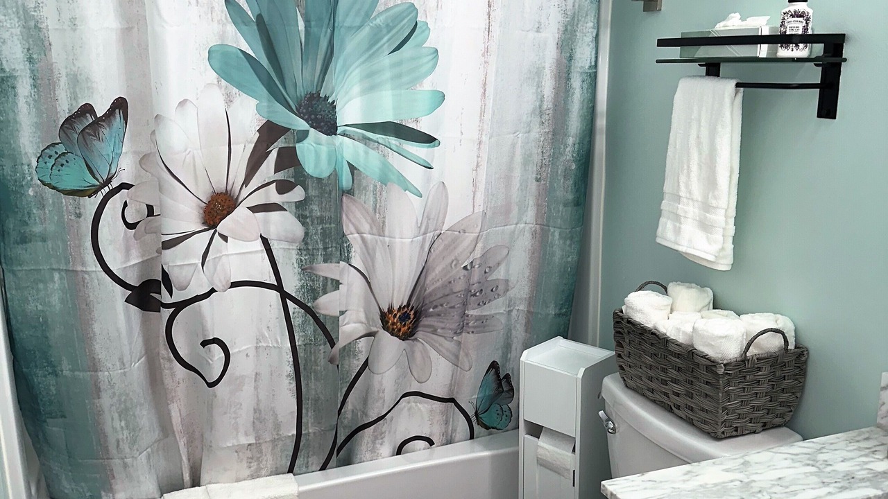 Photo of Bathroom in Oak Harbor