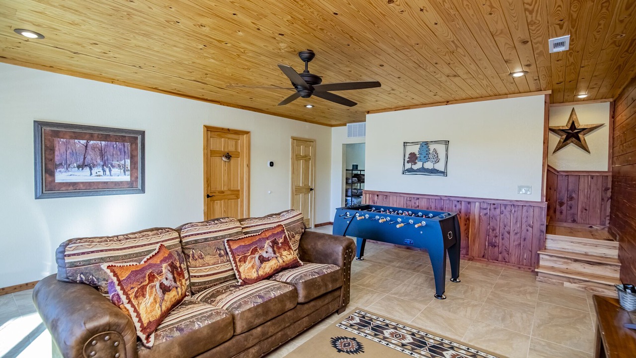 Photo of Livingroom in Compton