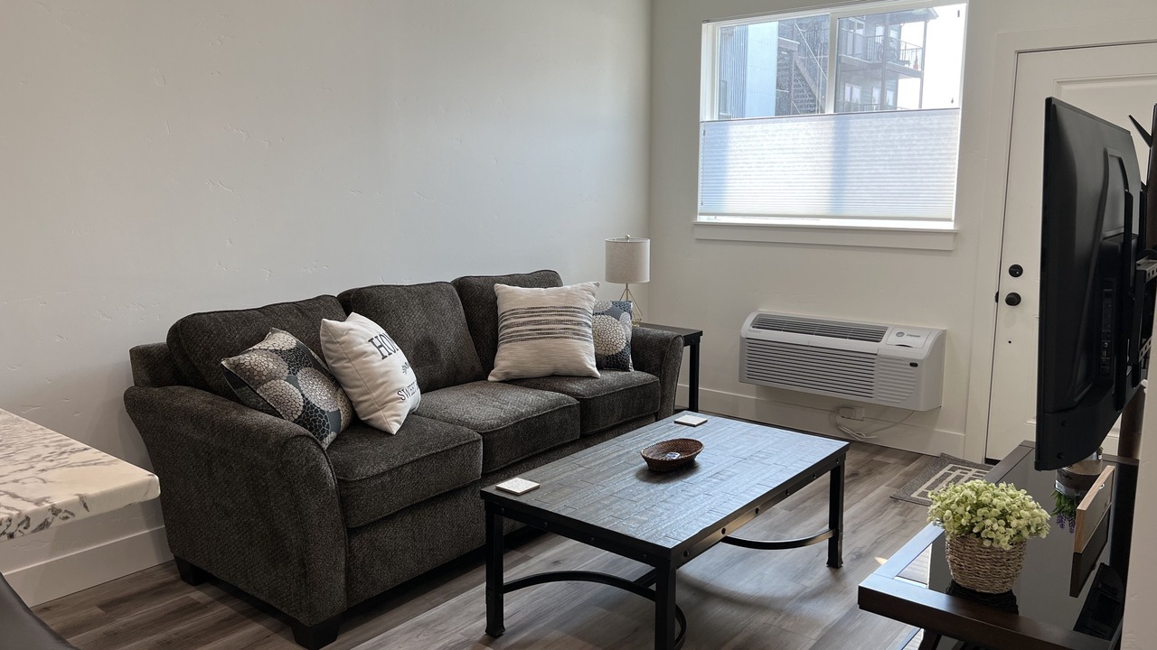 Photo of Livingroom in Franklin to the Fort