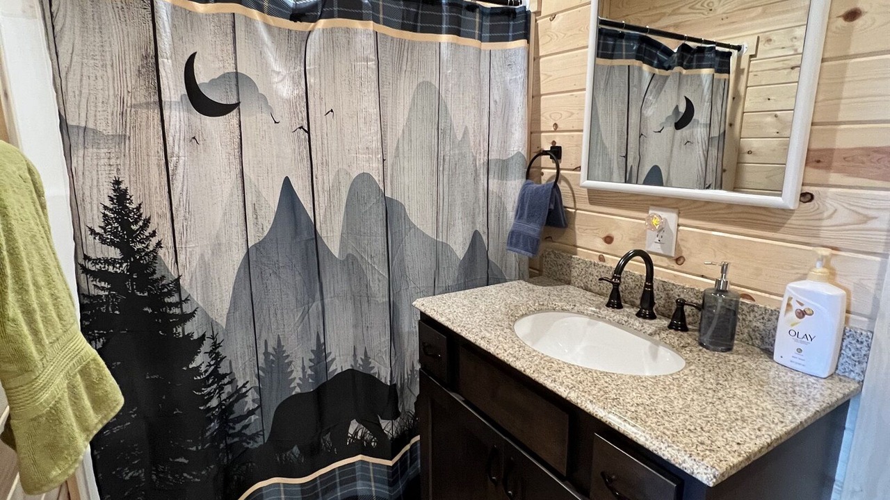 Photo of Bathroom in Cameron