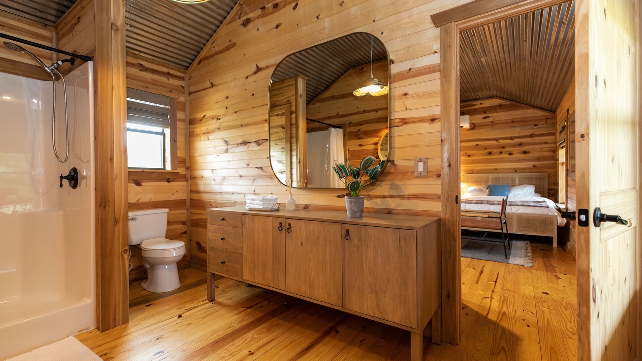 Photo of Bathroom in Stonewall