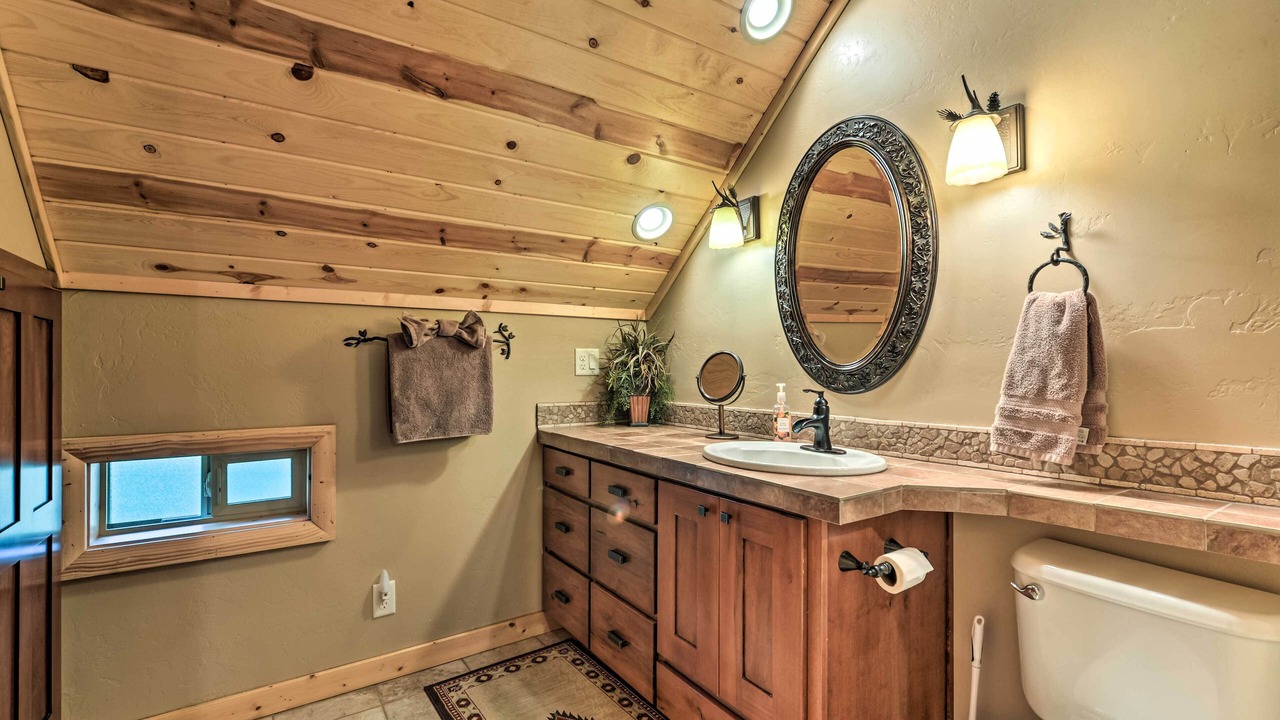 Photo of Bathroom in Island Park