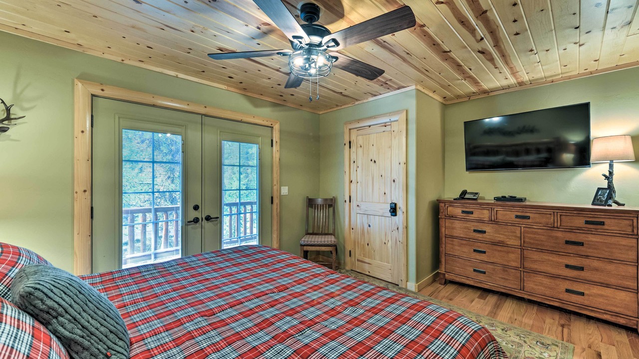 Photo of Bedroom in Island Park