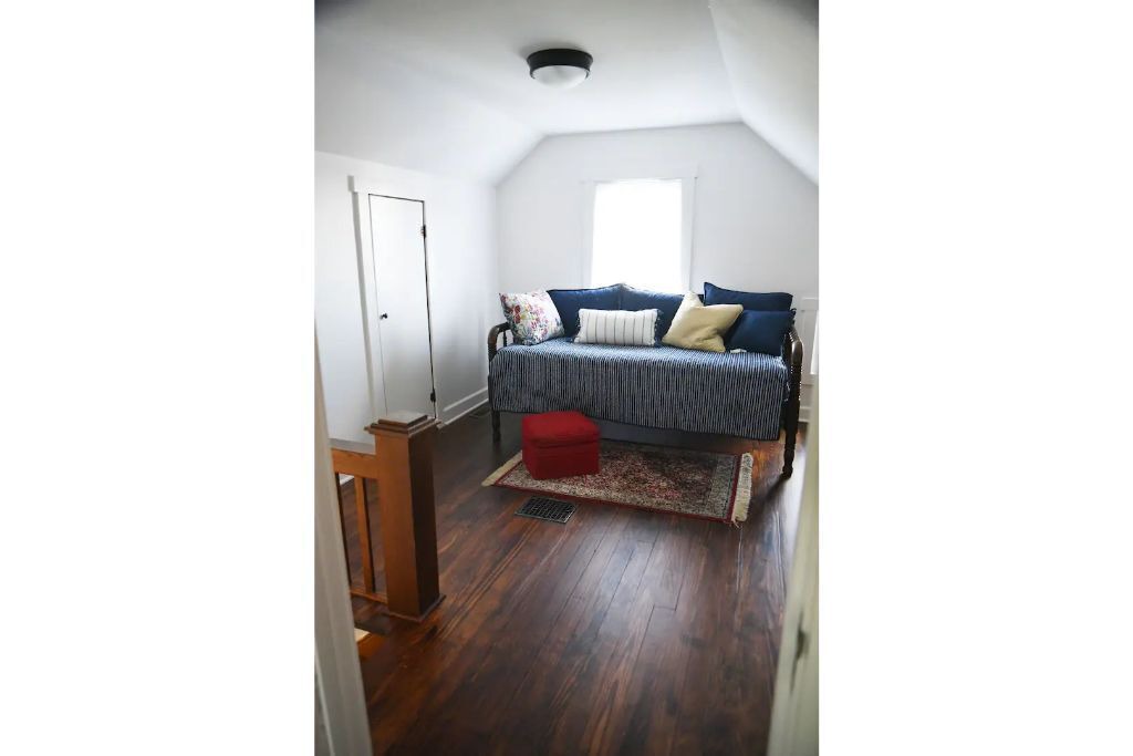 Photo of Livingroom in Wayne County