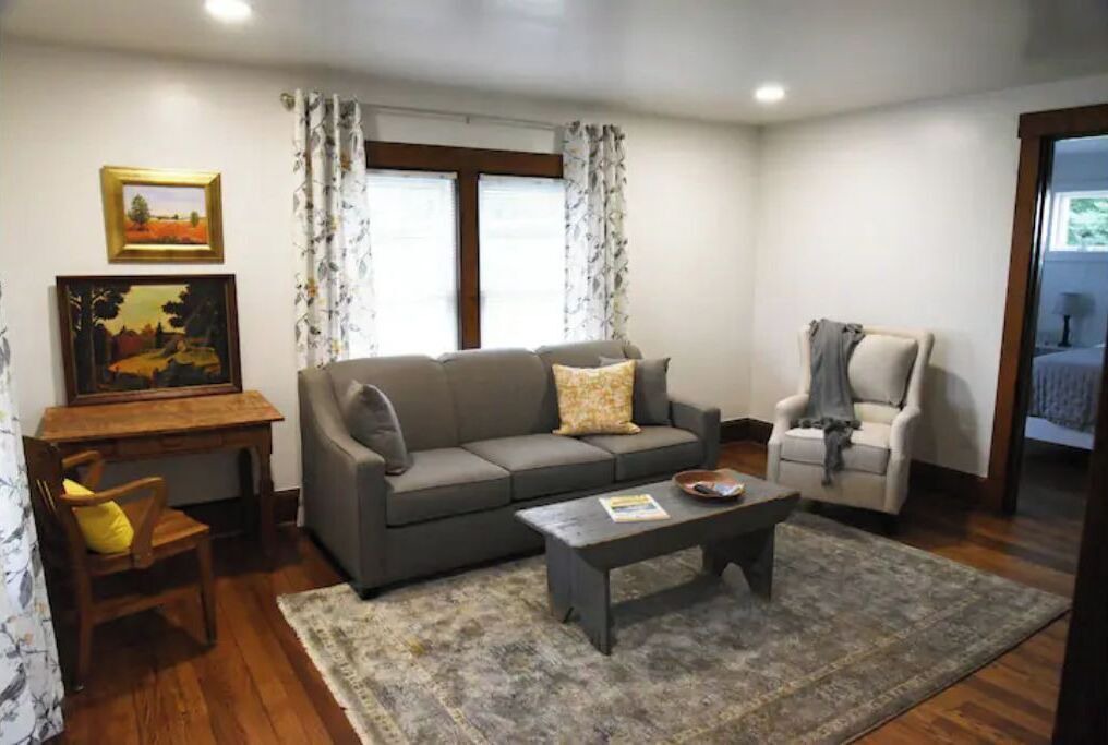 Photo of Livingroom in Wayne County