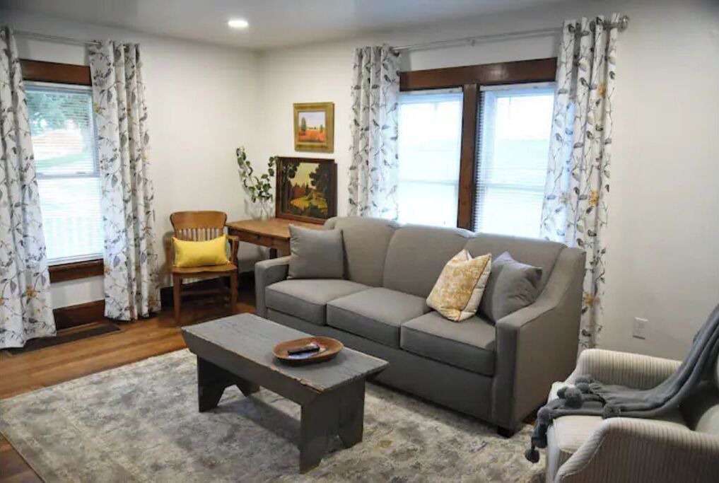 Photo of Livingroom in Wayne County