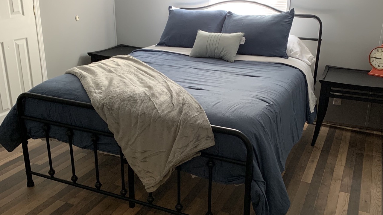 Photo of Bedroom in Nelsonville